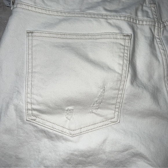 Arizona Juniors 23 Hi-Rise White Denim Cutoff Jean Shorts  4" Inseam NEW - Picture 4 of 12